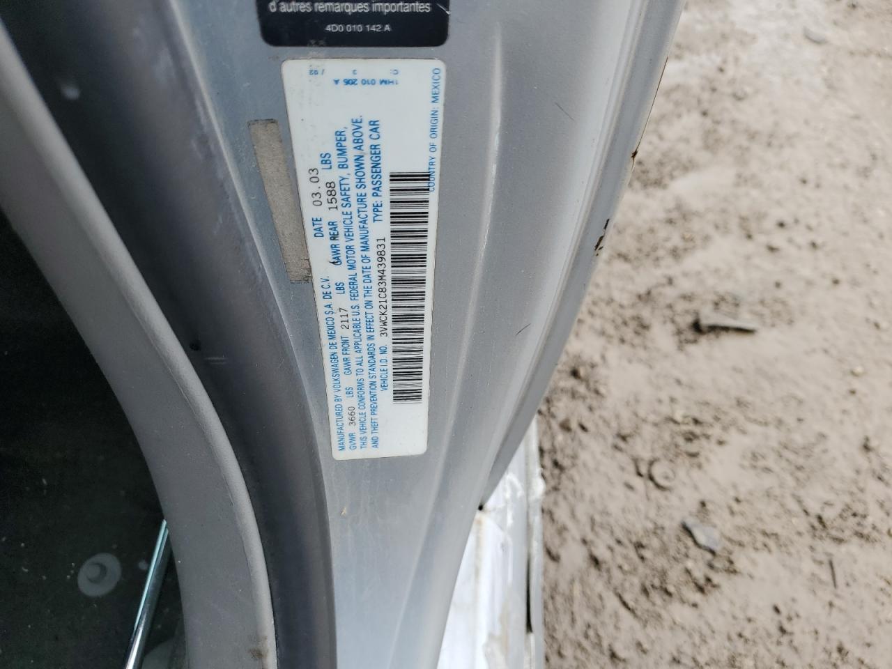 3VWCK21C83M439831 2003 Volkswagen New Beetle Gls