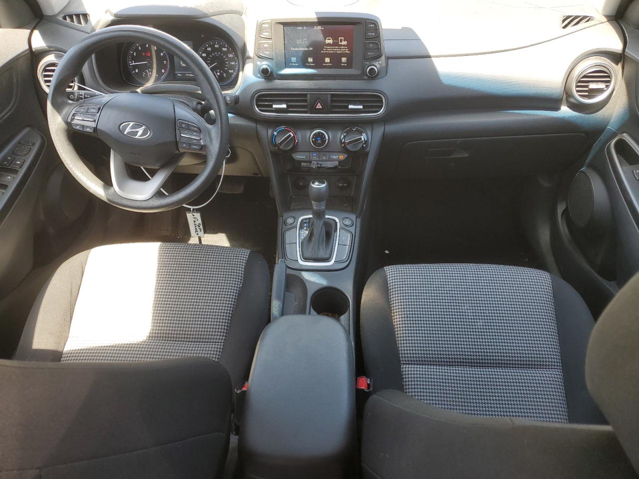 KM8K1CAA6MU689826 2021 Hyundai Kona Se