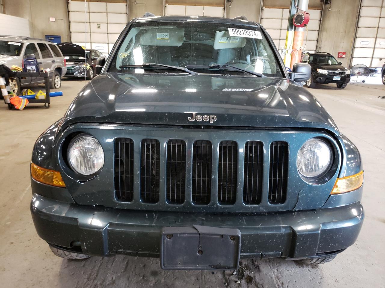 1J4GL38K55W641480 2005 Jeep Liberty Renegade 1J4GL38K55W641480 2005 Jeep Liberty Renegade