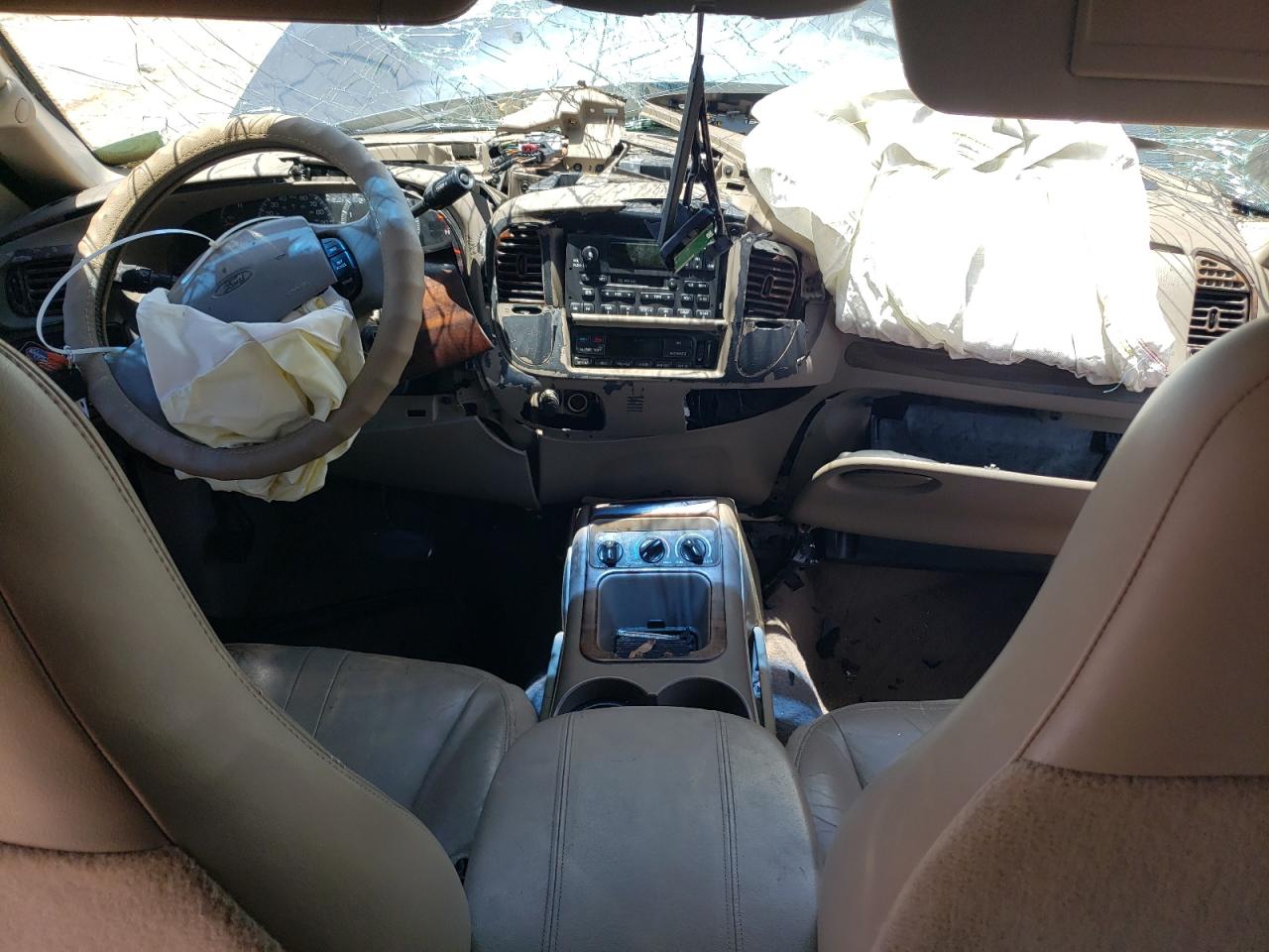 1FMRU17LXYLB63990 2000 Ford Expedition Eddie Bauer