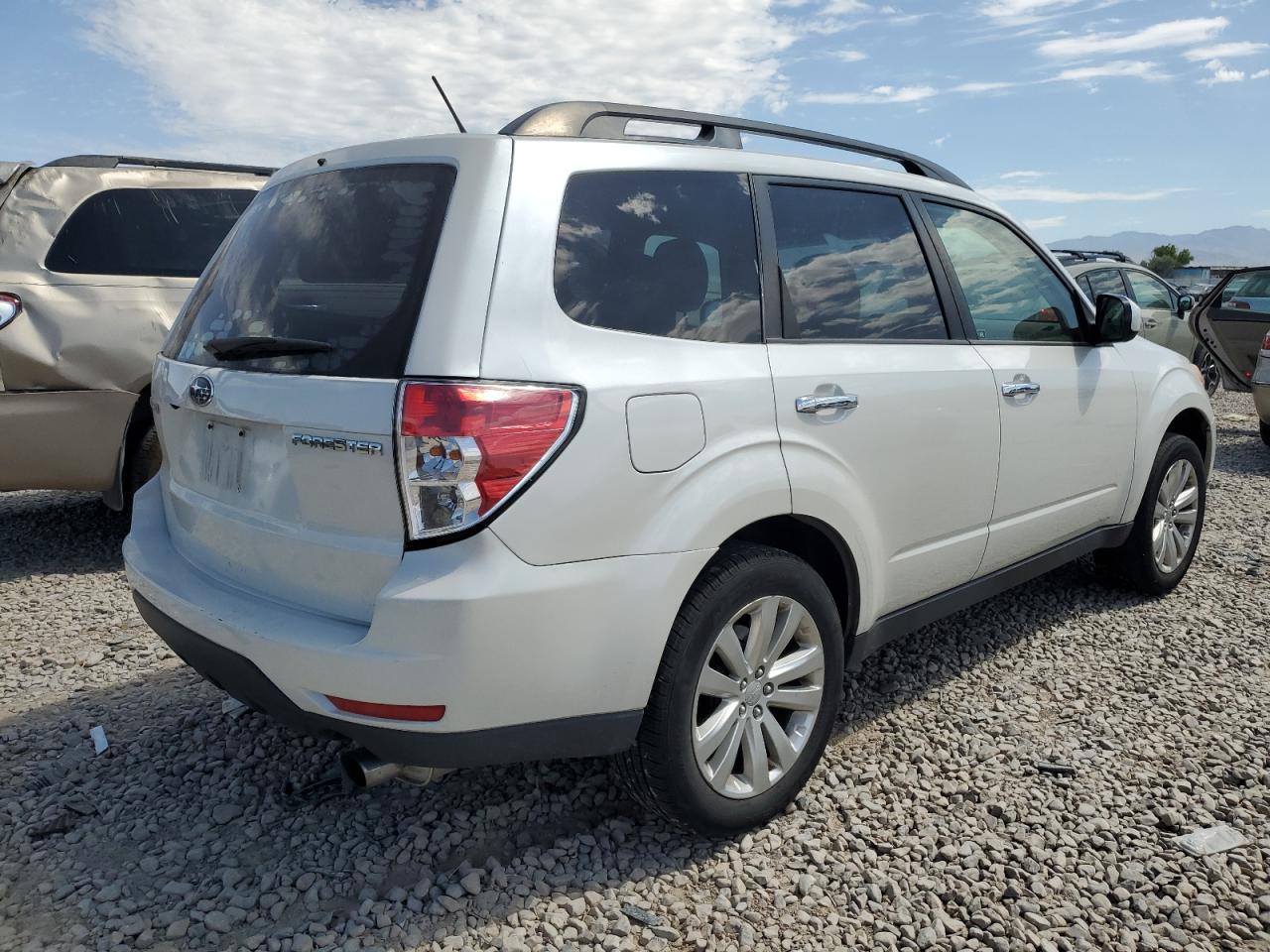 2013 Subaru Forester Limited vin: JF2SHAEC9DH418219