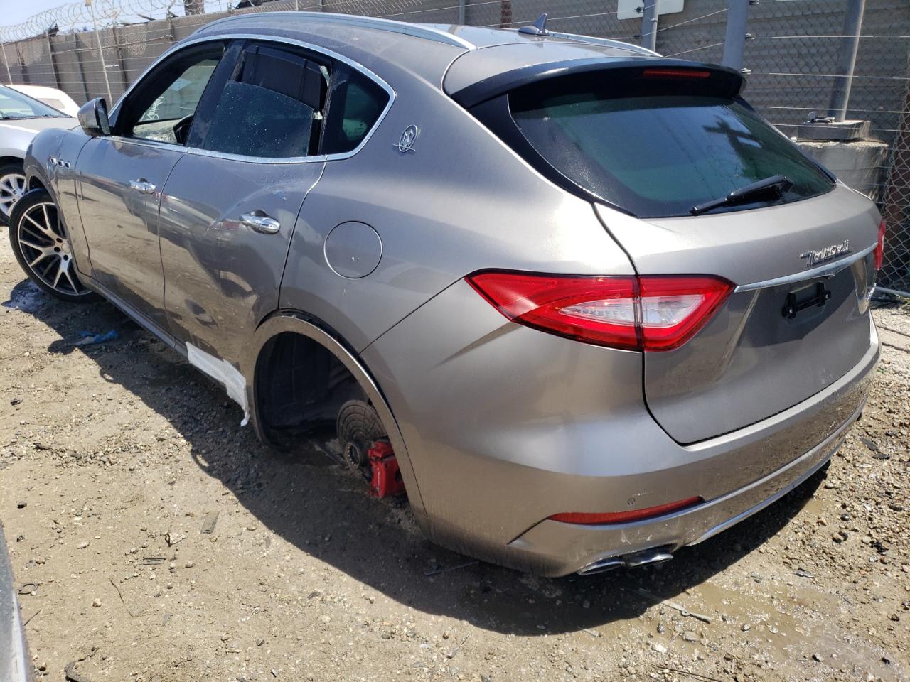 2017 Maserati Levante S Luxury vin: ZN661YULXHX231144