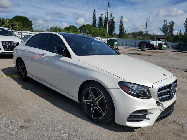 VIN WDDZF4JB0KA519792 2019 Mercedes-Benz E-Class, 300 no.4