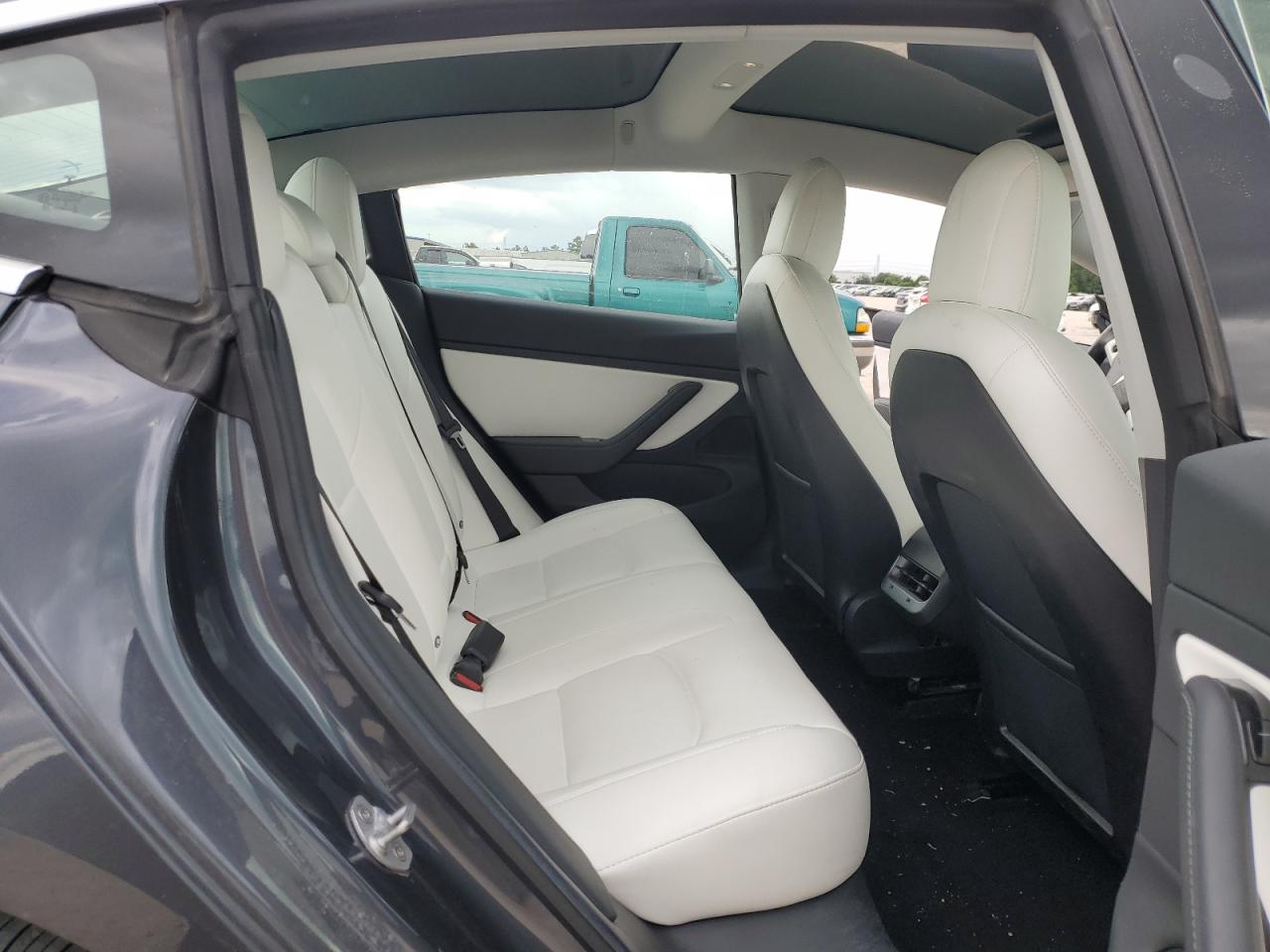 5YJ3E1EB2JF169809 2018 Tesla Model 3