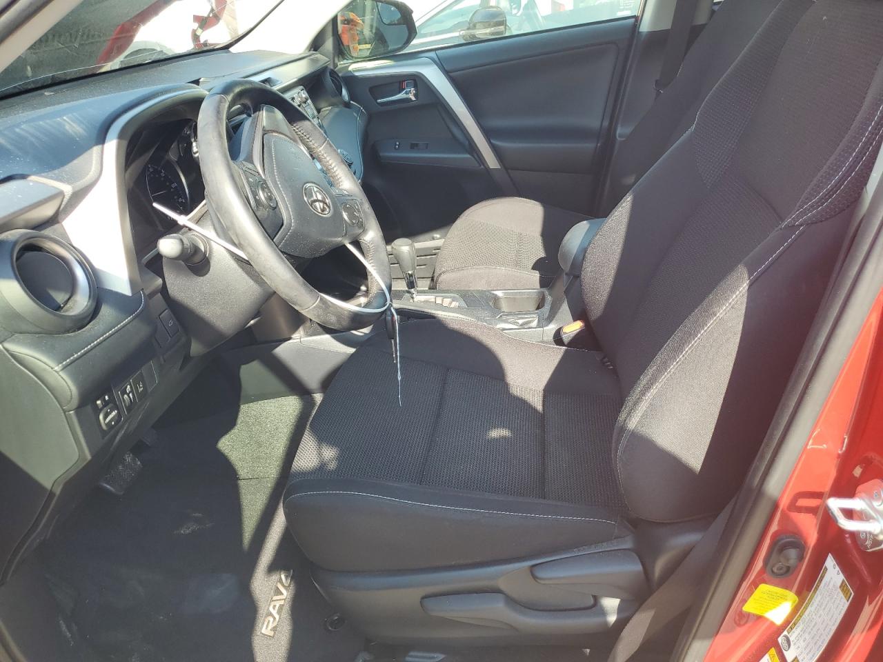 JTMWFREV1HJ127508 2017 Toyota Rav4 Xle