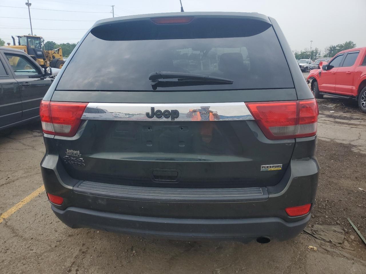 1J4RR4GG8BC690244 2011 Jeep Grand Cherokee Laredo