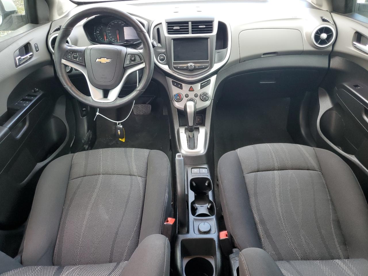 2019 Chevrolet Sonic Lt vin: 1G1JD5SB4K4144207