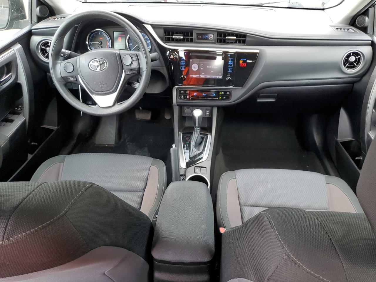 2018 Toyota Corolla L vin: 5YFBURHE5JP846049