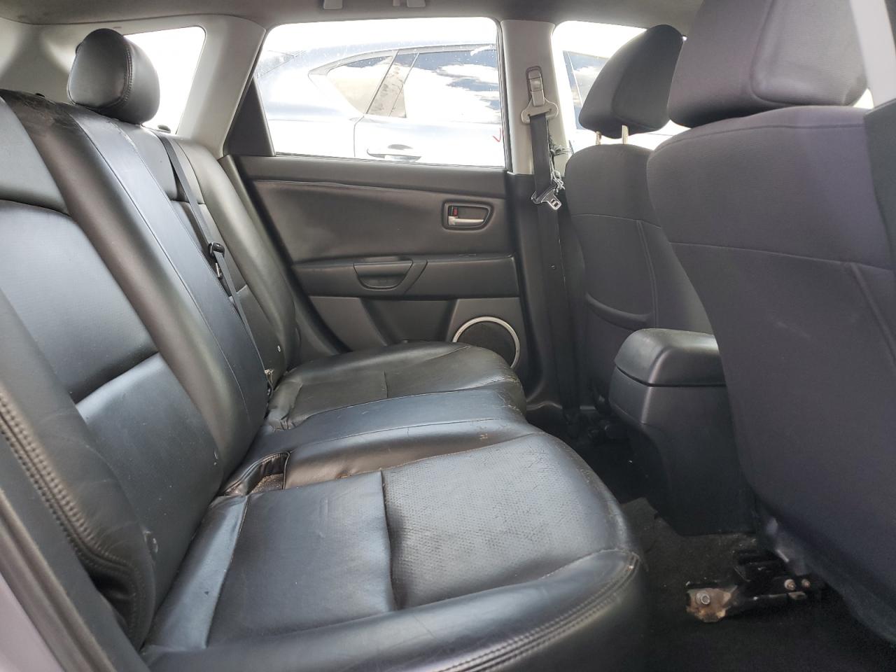 JM1BK143841110906 2004 Mazda 3 Hatchback