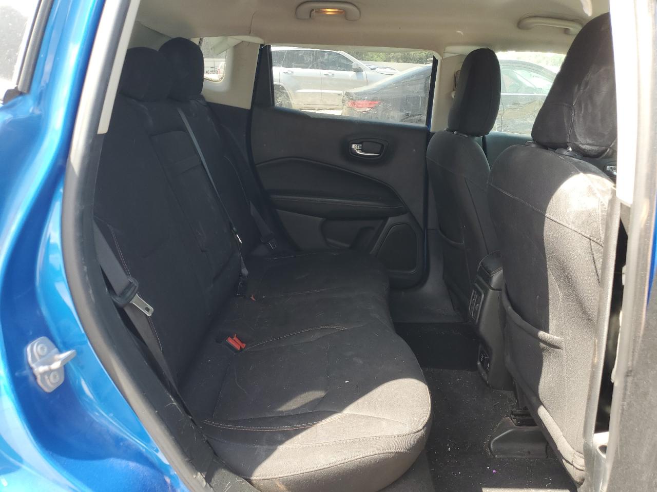 3C4NJCAB0JT338569 2018 Jeep Compass Sport