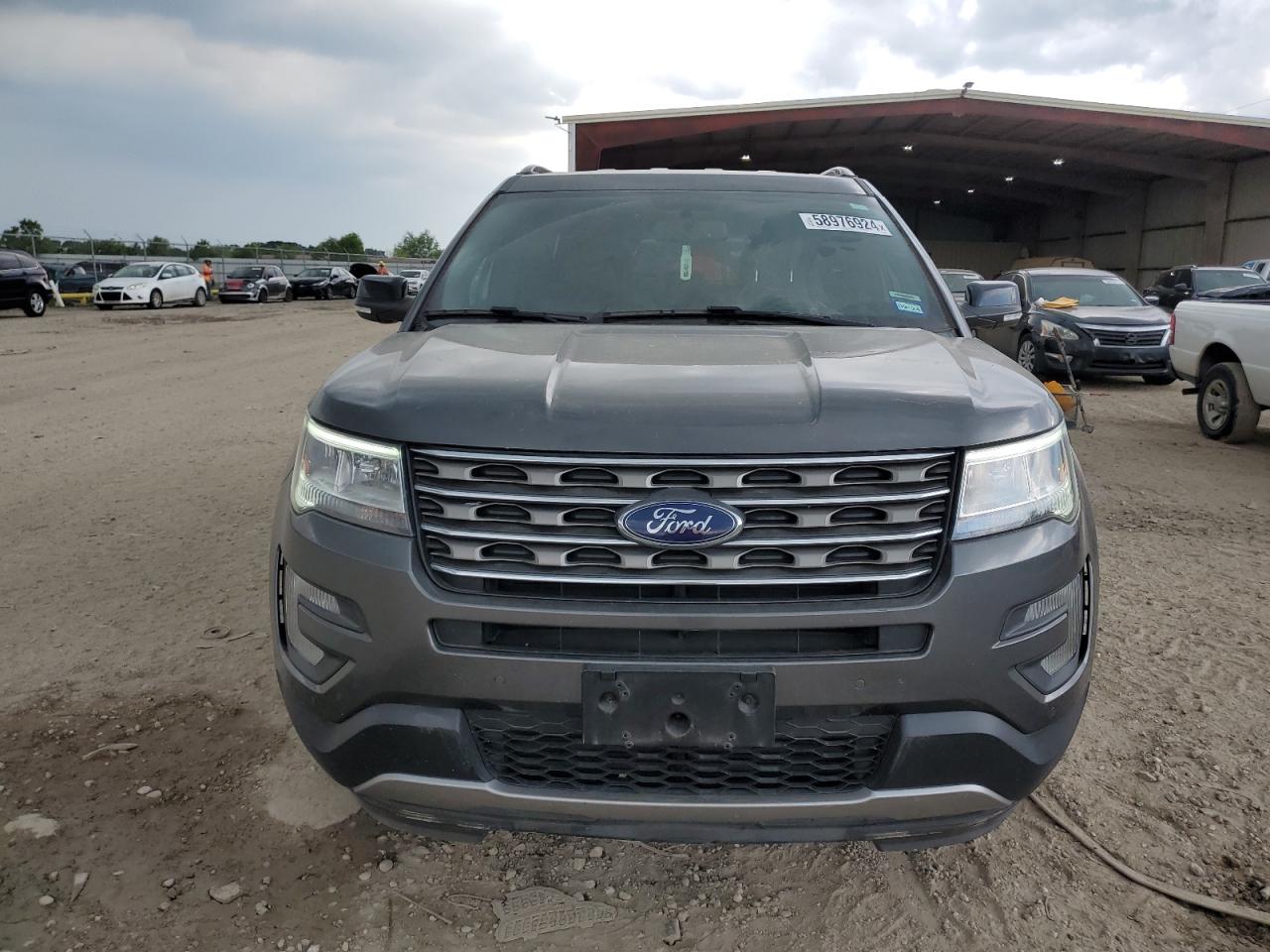 1FM5K7D83HGD98781 2017 Ford Explorer Xlt