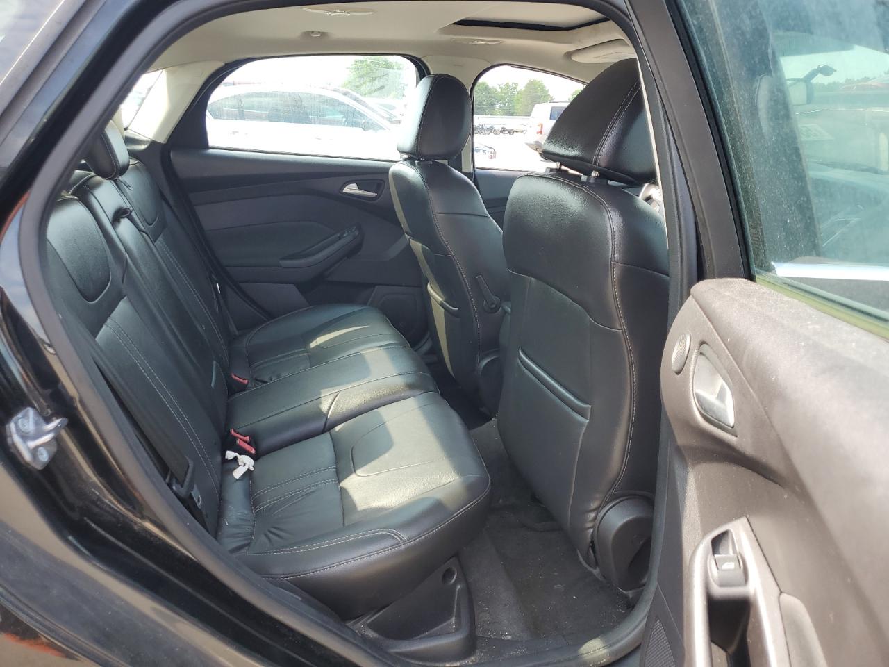 1FADP3J2XEL222474 2014 Ford Focus Titanium