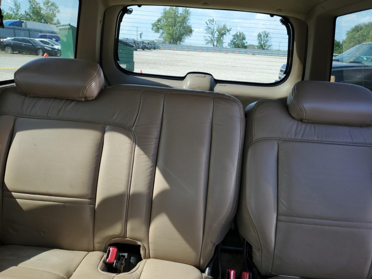 1FMZU74E1YZA20643 2000 Ford Explorer Eddie Bauer