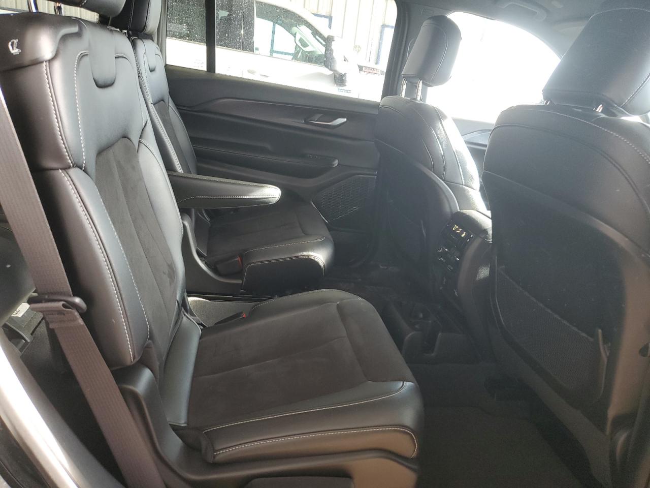 1C4RJKAG1P8894484 2023 Jeep Grand Cherokee L Laredo