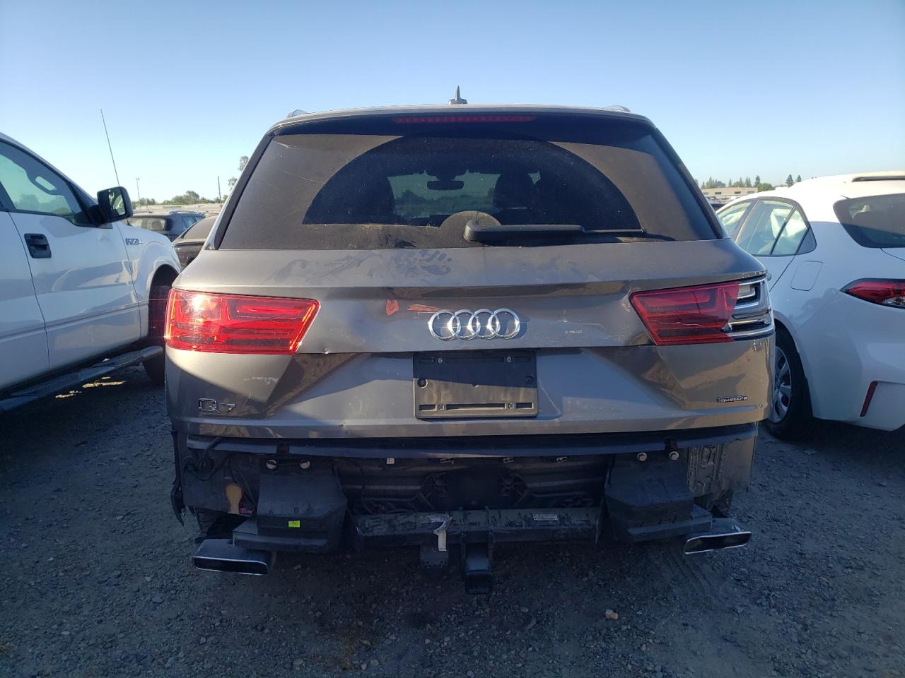 WA1LHAF73JD017427 2018 Audi Q7 Premium Plus