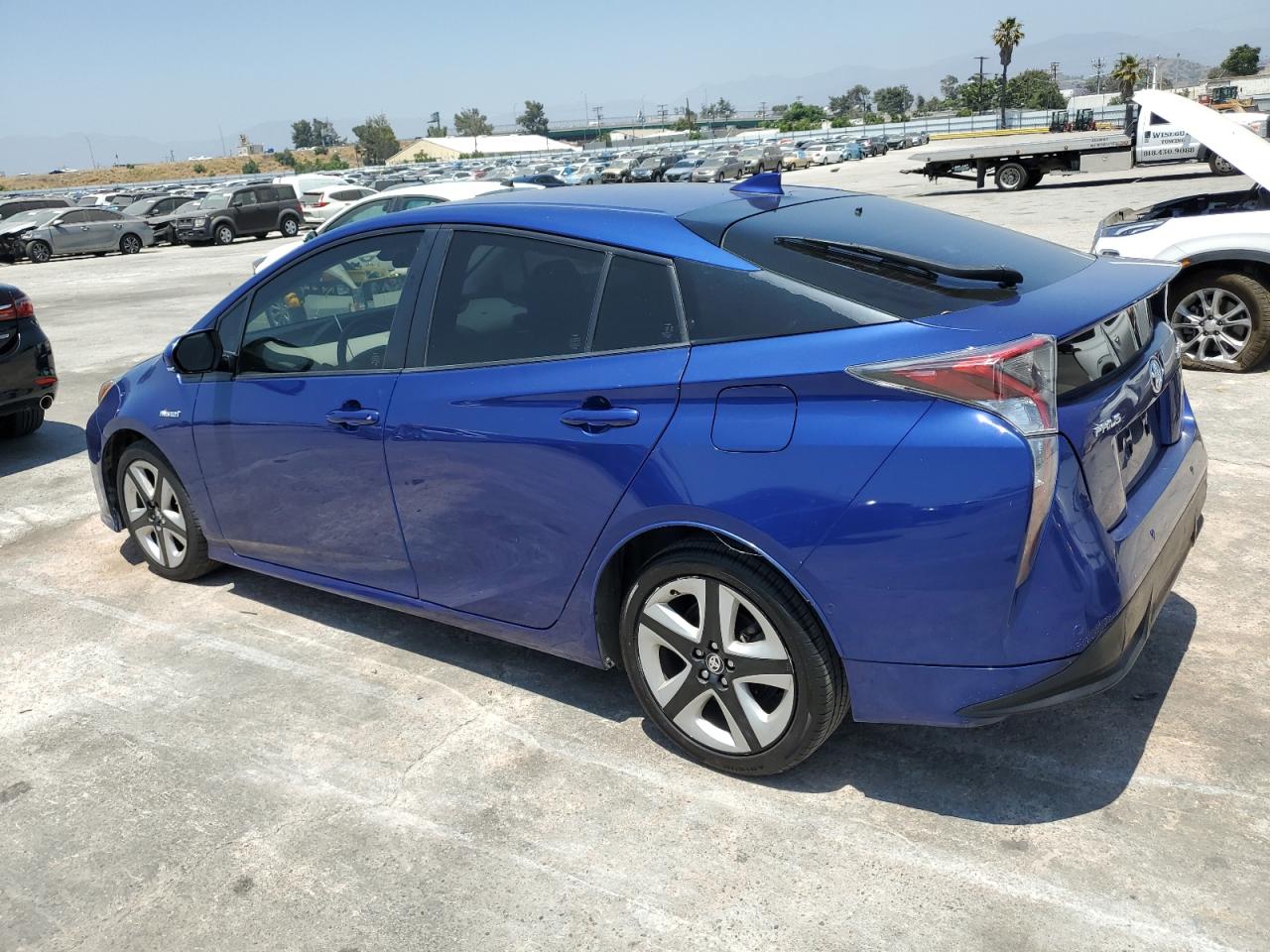 2017 Toyota Prius vin: JTDKARFU6H3054207