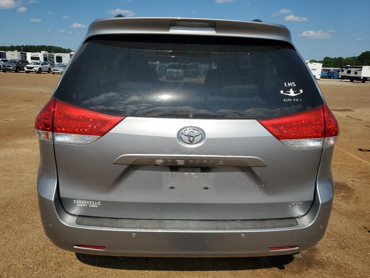 5TDYK3DC4DS325028 2013 Toyota Sienna Xle