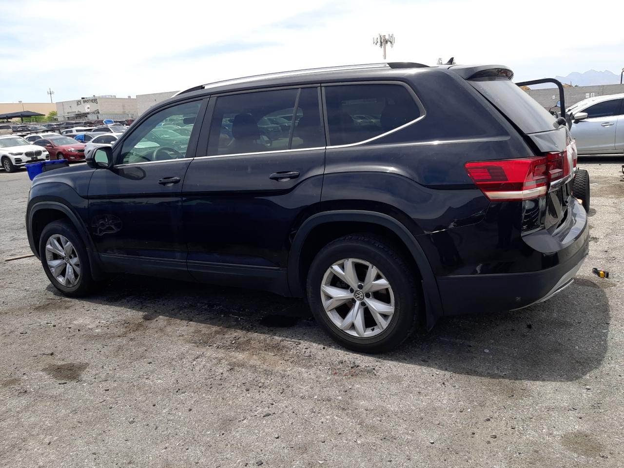 2018 Volkswagen Atlas S vin: 1V2AP2CA6JC599047