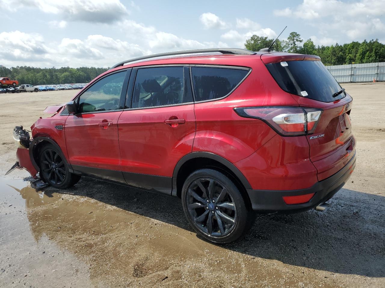 1FMCU9GD2JUB35260 2018 Ford Escape Se