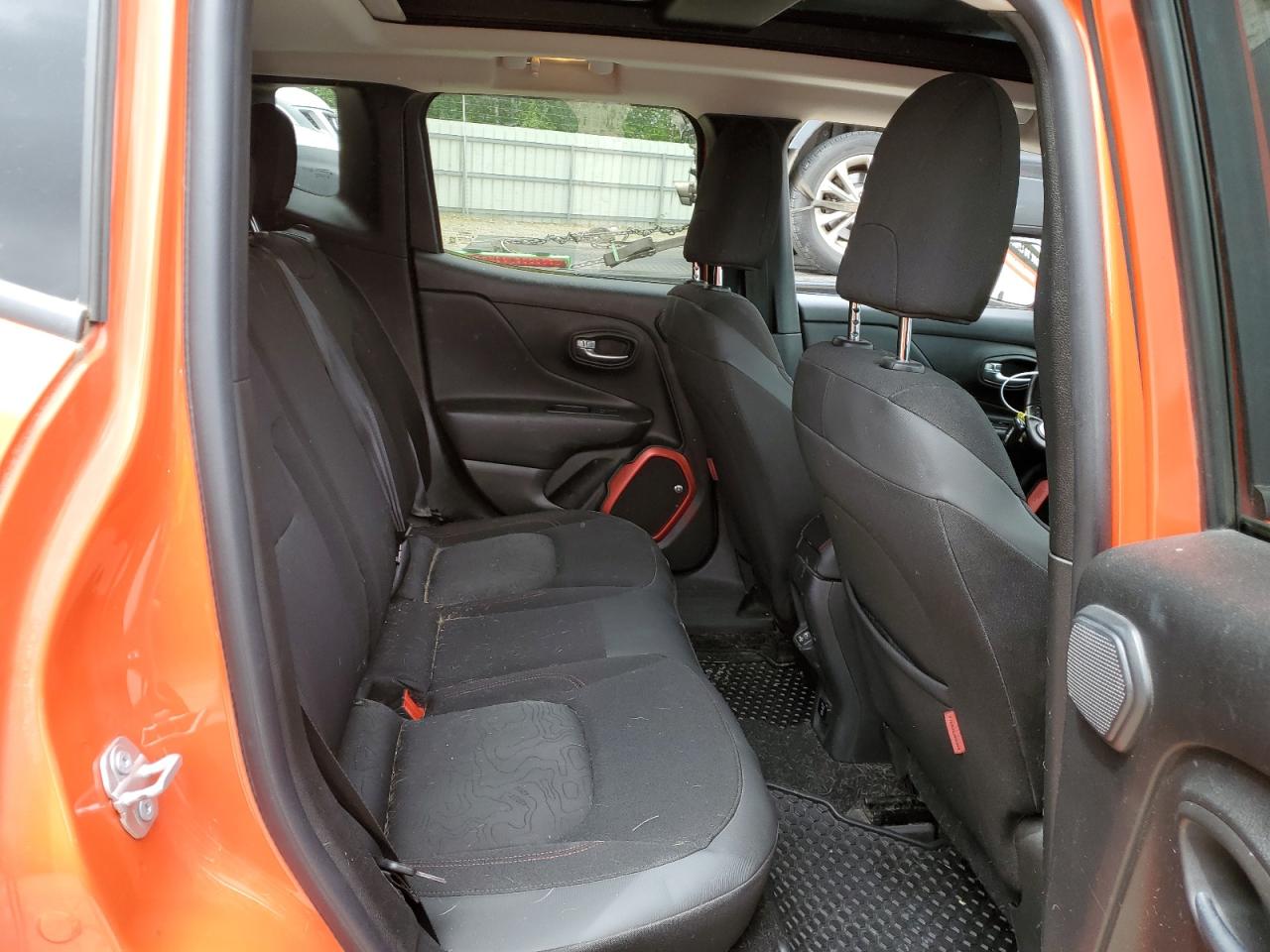 ZACCJBCB6JPG78606 2018 Jeep Renegade Trailhawk