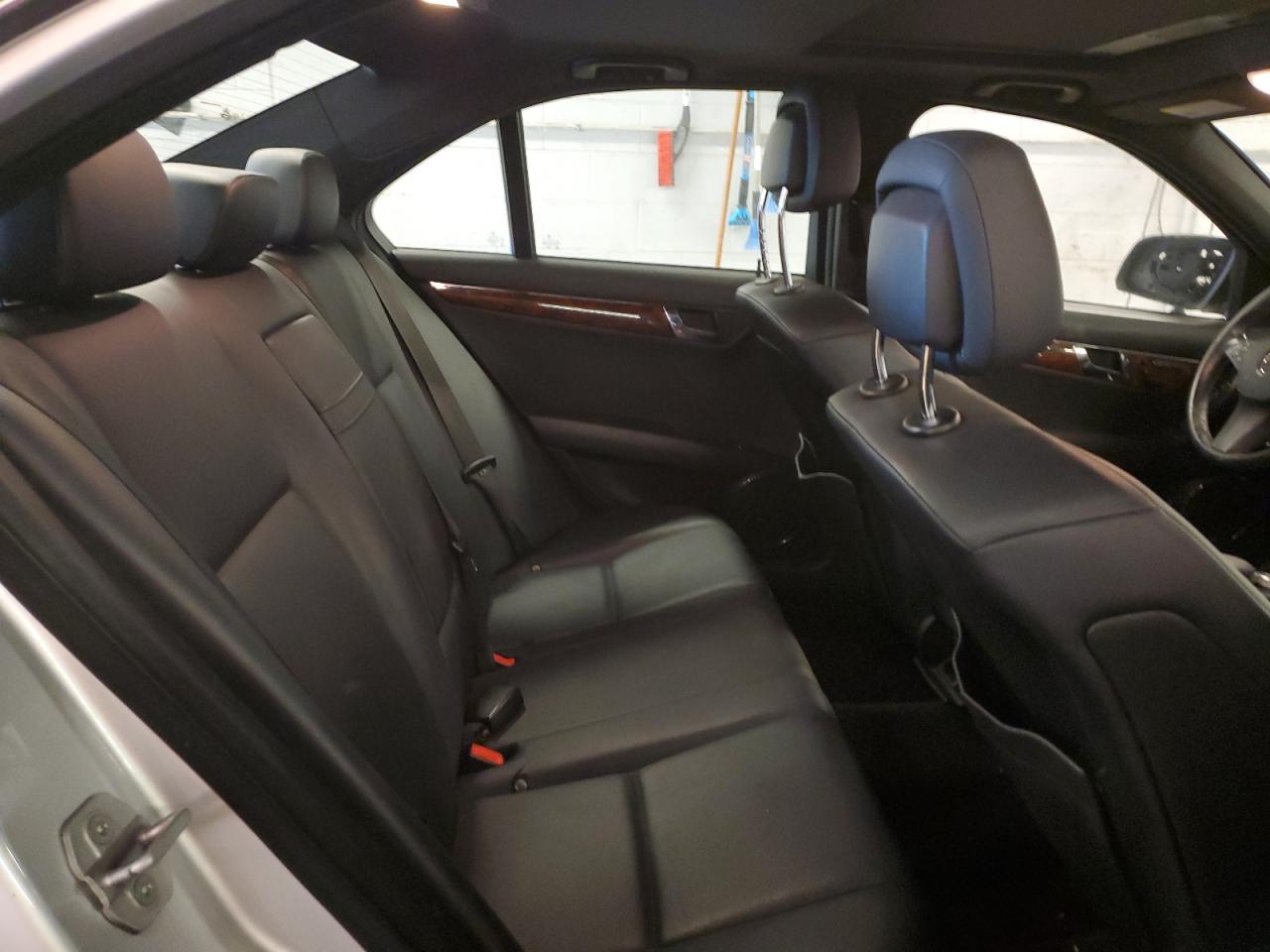 WDDGF81X49R082059 2009 Mercedes-Benz C 300 4Matic