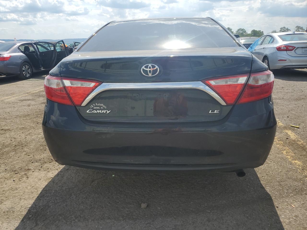 4T4BF1FK8FR506085 2015 Toyota Camry Le