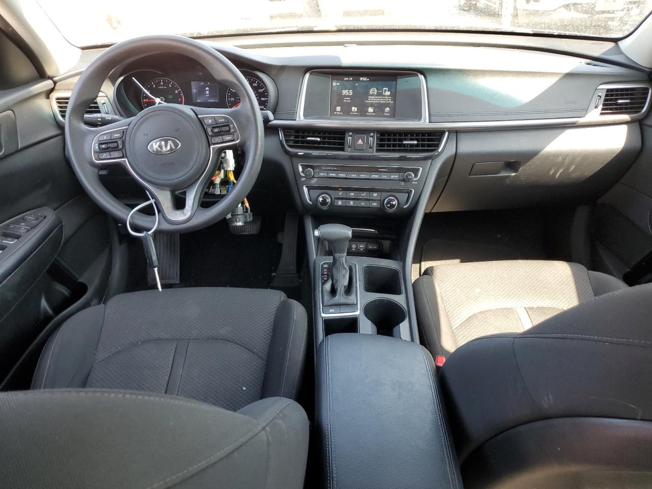 KNAGT4L36J5216925 2018 Kia Optima Lx