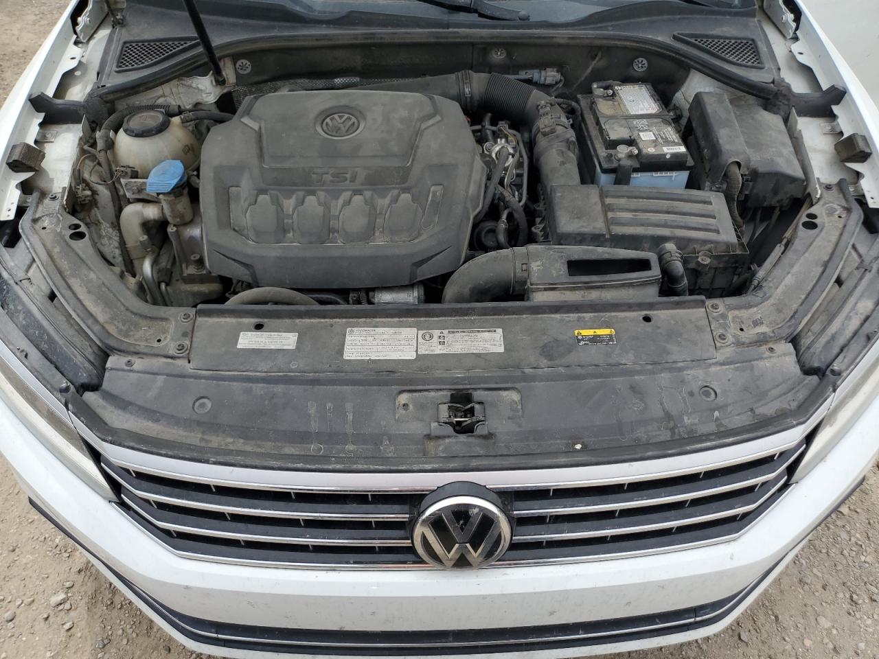 1VWCA7A34JC000270 2018 Volkswagen Passat Sel Premium