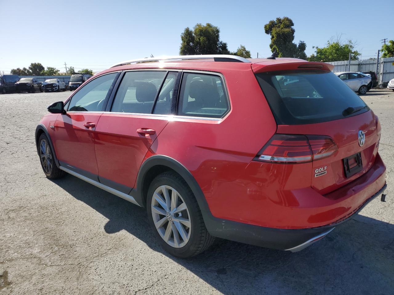 3VWH17AU8JM757766 2018 Volkswagen Golf Alltrack S