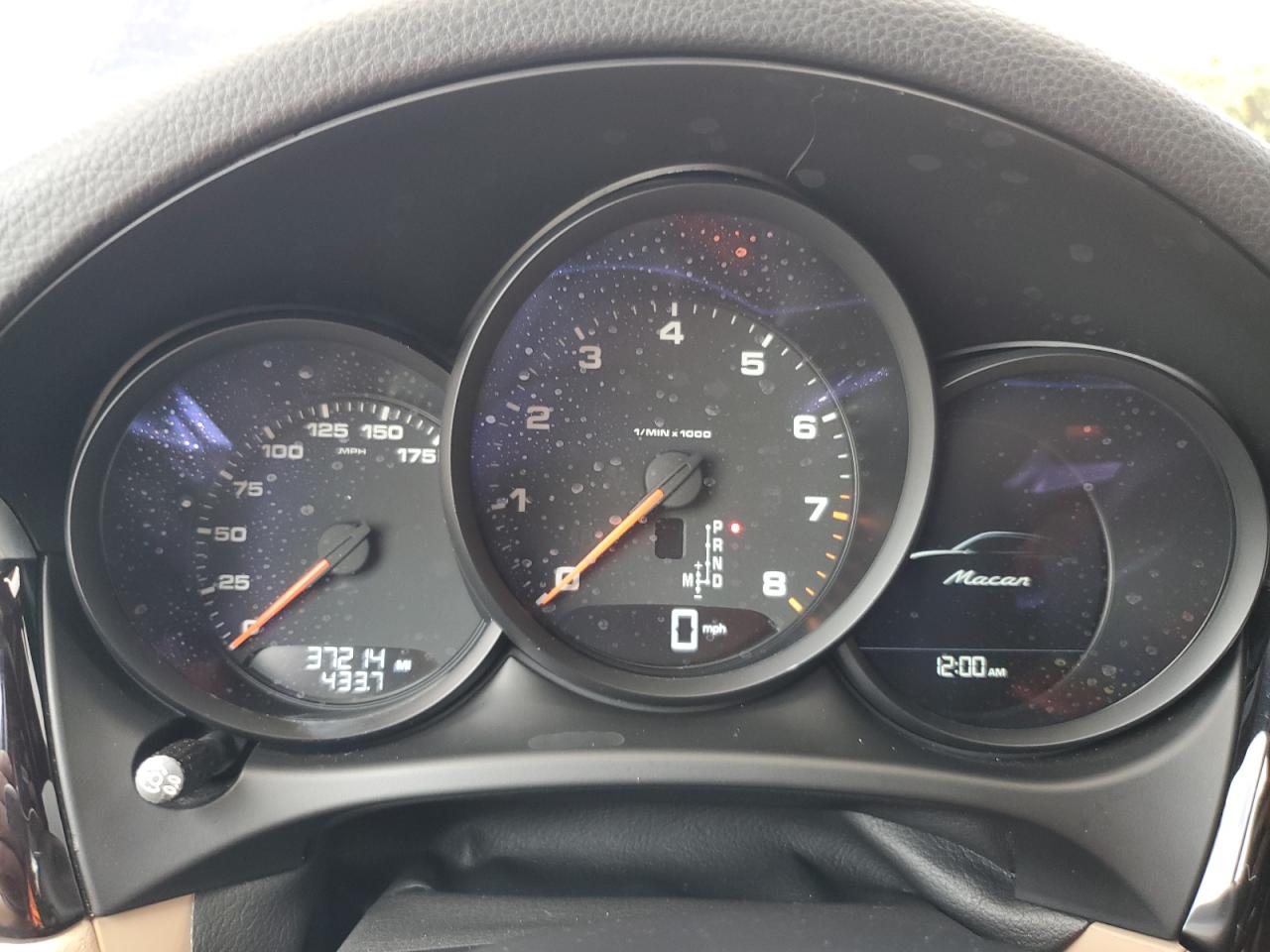 WP1AA2A57KLB02483 2019 Porsche Macan