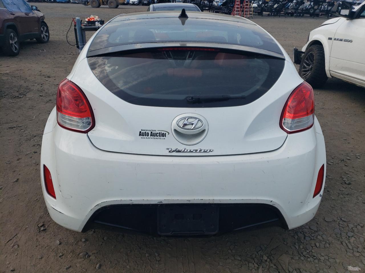 2012 Hyundai Veloster vin: KMHTC6AD1CU073640