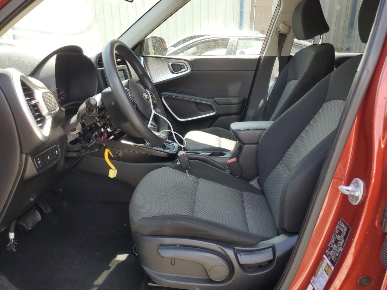 KNDJ23AUXL7043094 2020 Kia Soul Lx