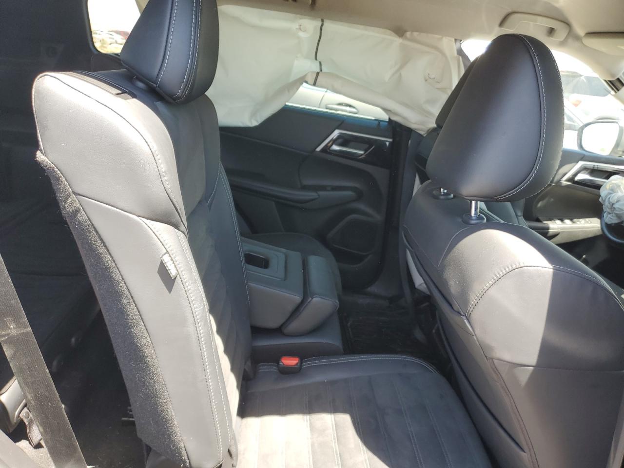 JA4J4UA83NZ074711 2022 Mitsubishi Outlander Se