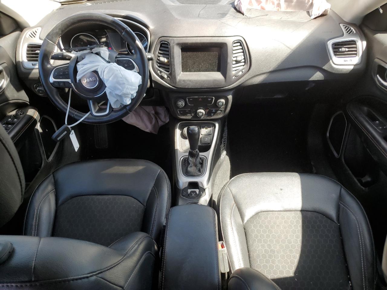 3C4NJDBBXKT651599 2019 Jeep Compass Latitude