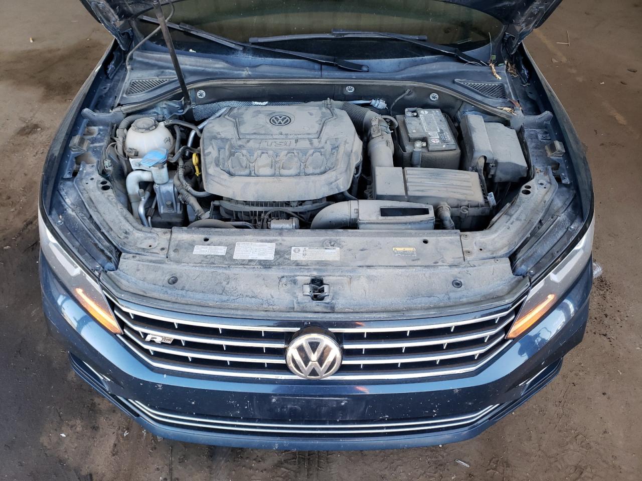 1VWAA7A36JC035352 2018 Volkswagen Passat S