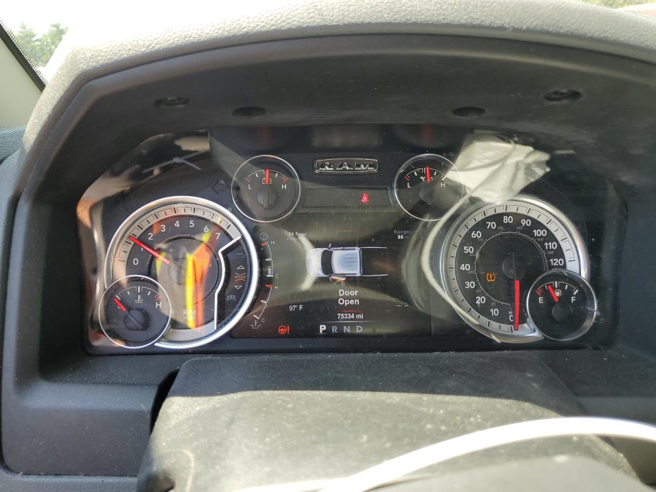 1C6RR7GT3HS685172 2017 Ram 1500 Slt