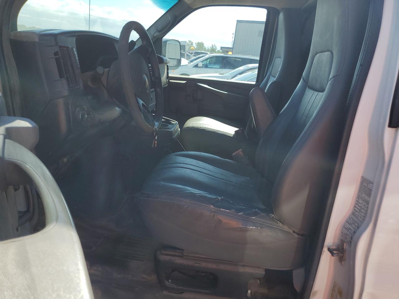 1GCWGFCG7B1174114 2011 Chevrolet Express G2500