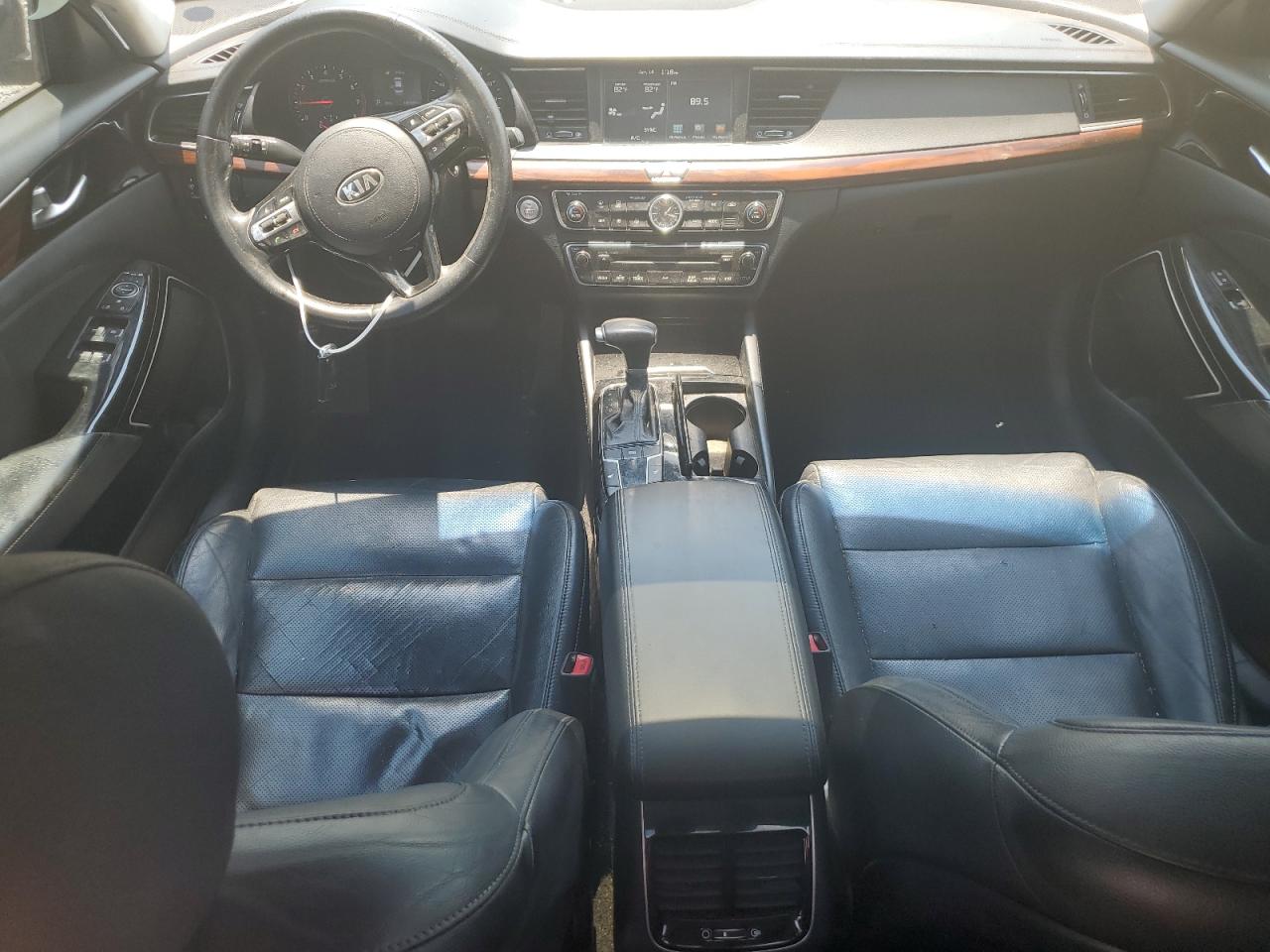 KNALC4J11H5061257 2017 Kia Cadenza Premium