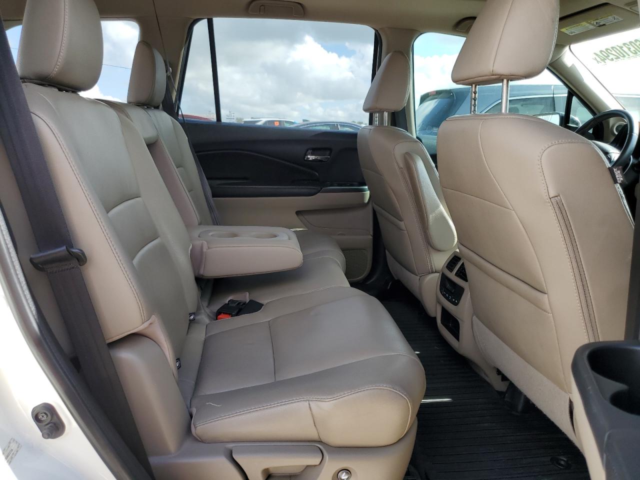 5FNYF5H72GB022738 2016 Honda Pilot Exln