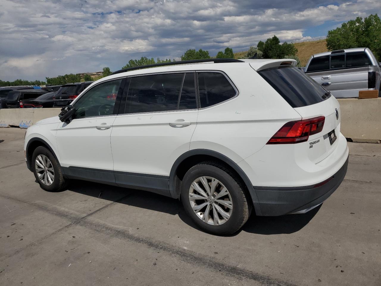 3VV2B7AX1KM145363 2019 Volkswagen Tiguan Se