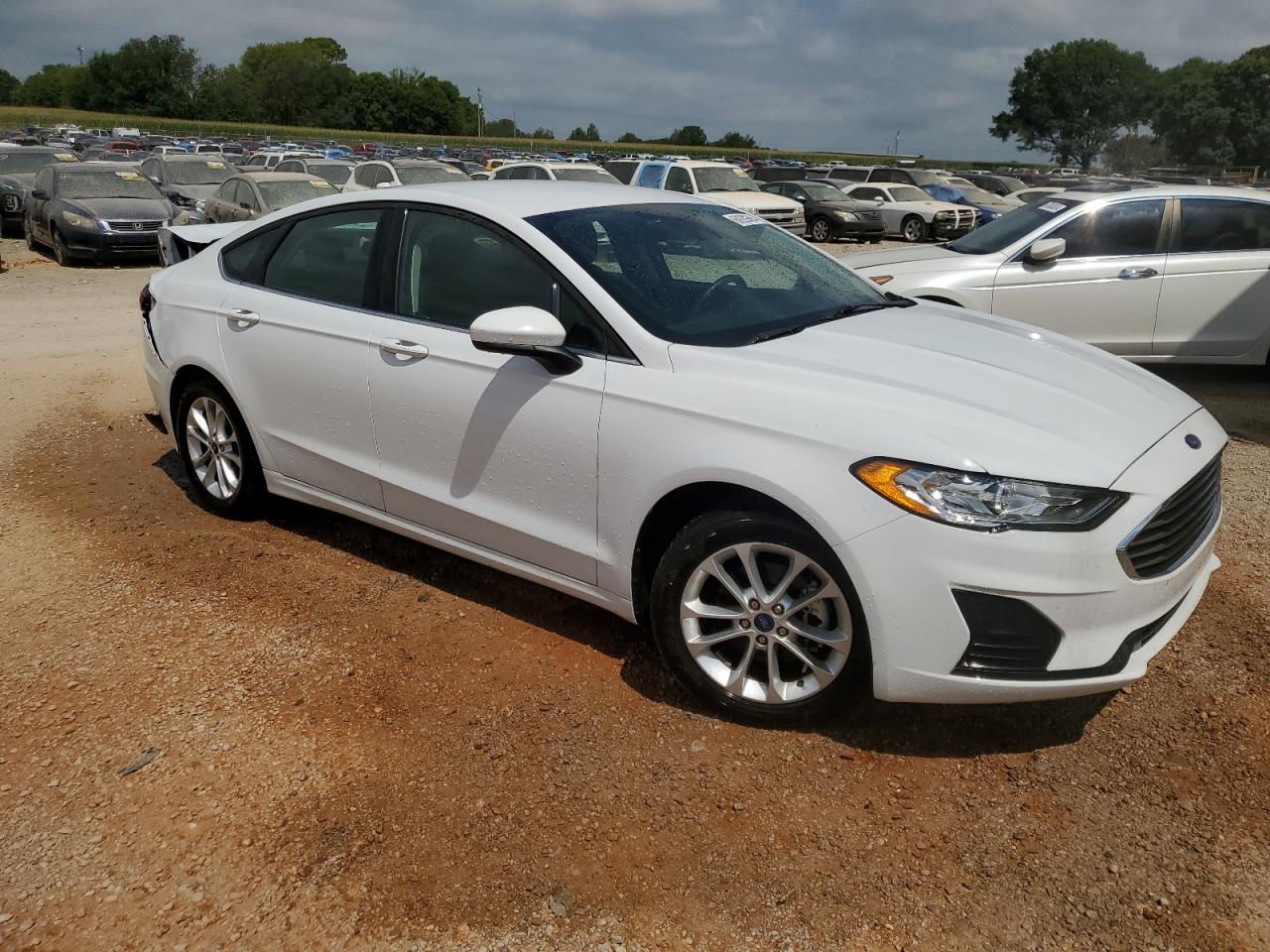 3FA6P0HD0KR246472 2019 Ford Fusion Se