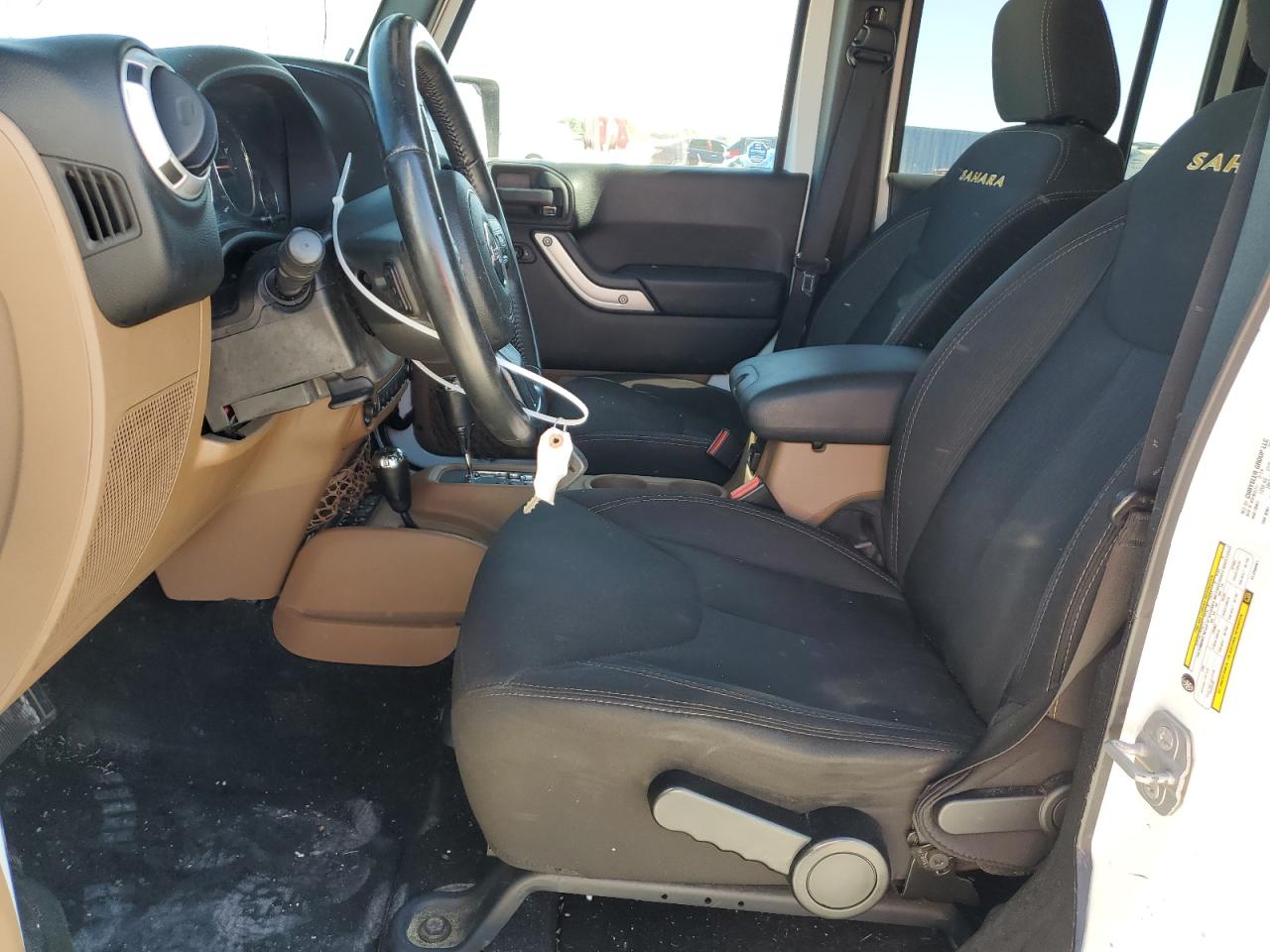 1C4BJWEG4EL256081 2014 Jeep Wrangler Unlimited Sahara