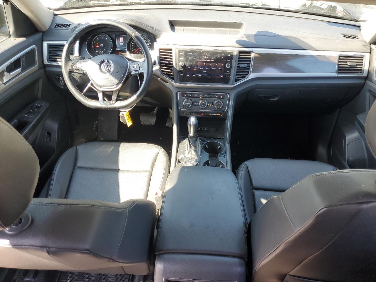 1V2LR2CA1JC549403 2018 Volkswagen Atlas Se