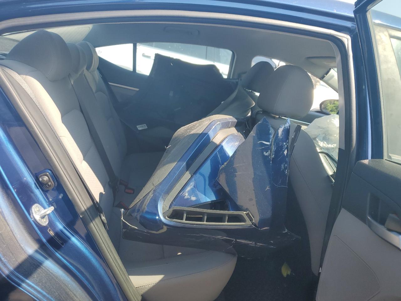 5NPD84LF8KH414327 2019 Hyundai Elantra Sel