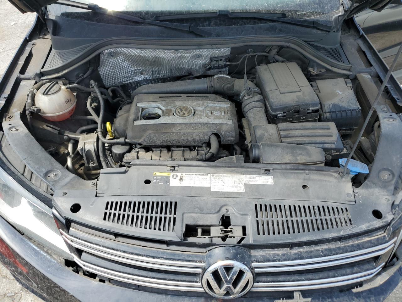 WVGAV7AX2HK037721 2017 Volkswagen Tiguan S