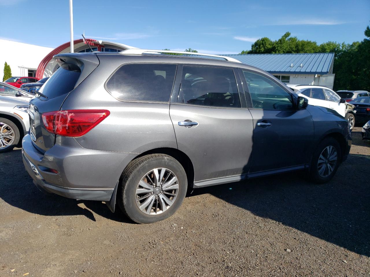 2018 Nissan Pathfinder S vin: 5N1DR2MM0JC670806