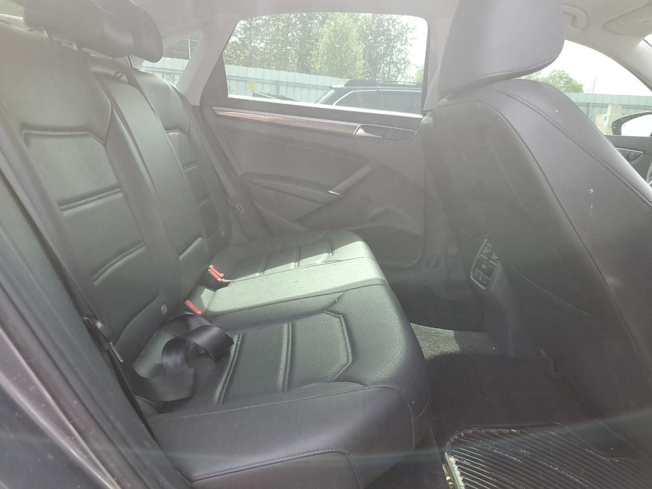 1VWGT7A37HC070089 2017 Volkswagen Passat Se