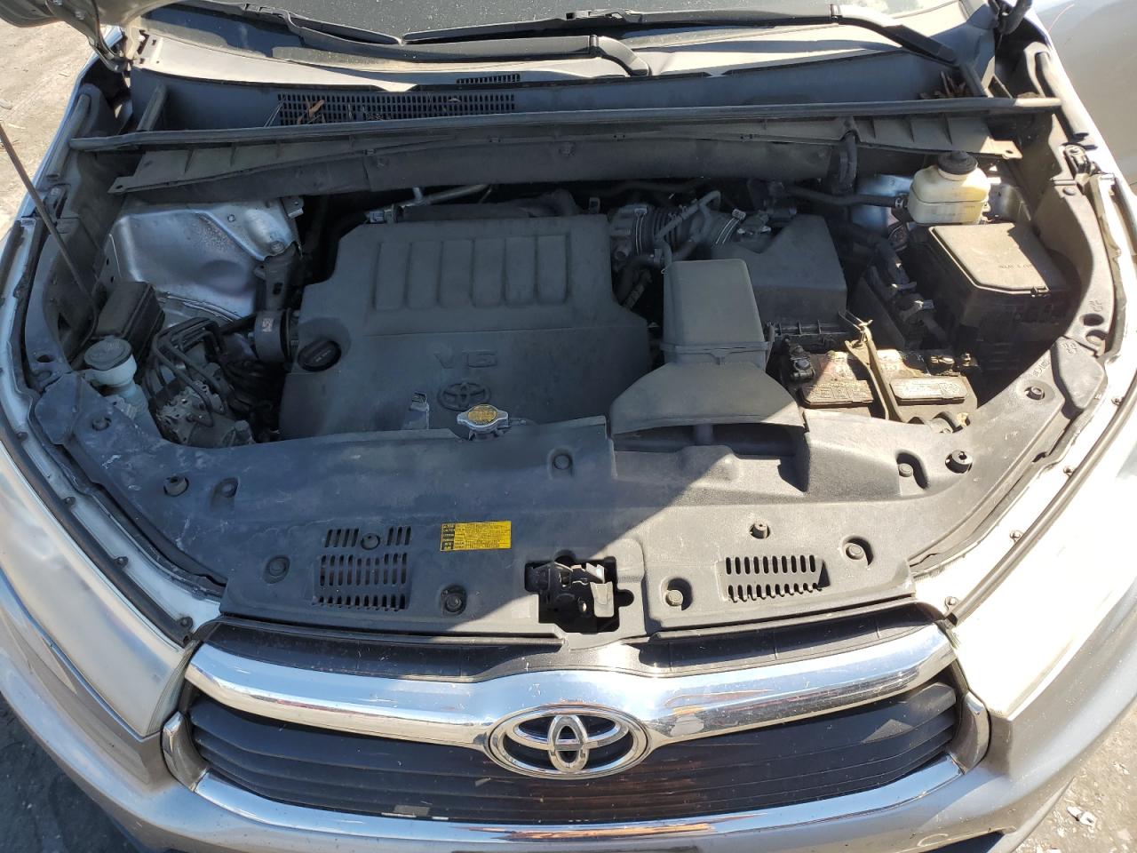 5TDBKRFH5FS072287 2015 Toyota Highlander Le