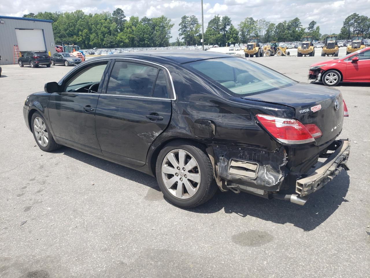 Lot #2823881149 2005 TOYOTA AVALON XL