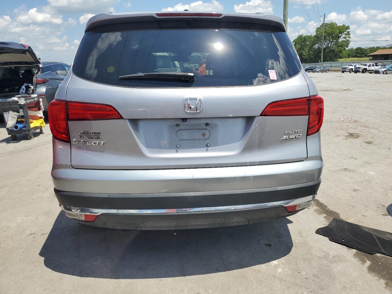 5FNYF6H01HB082102 2017 Honda Pilot Elite